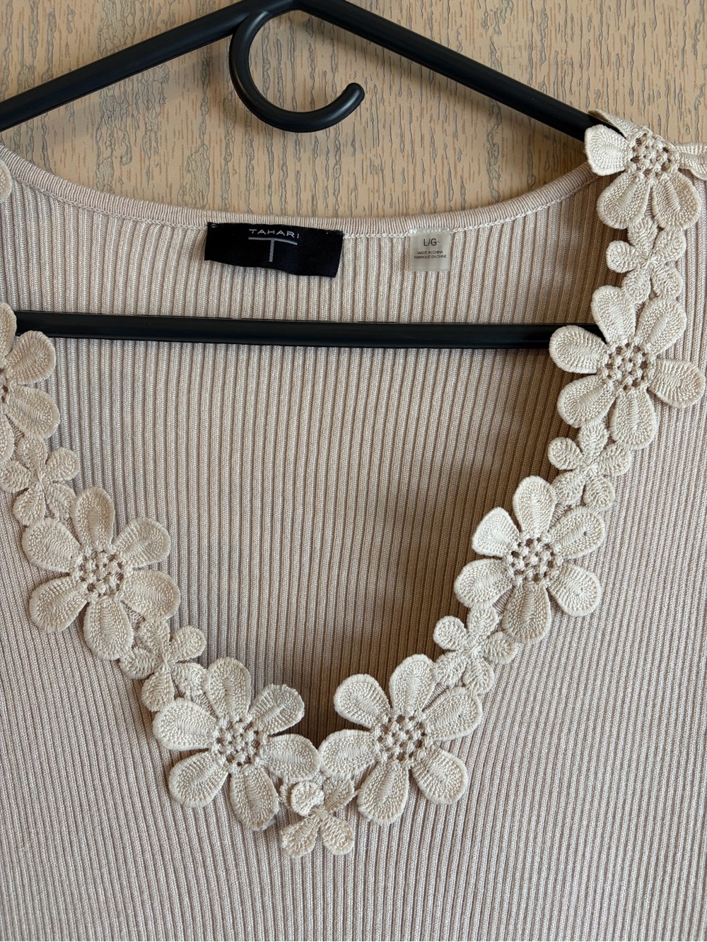Tahari Cream Ribbed Floral Trim V-Neck Knit Top - Picture 2 of 5